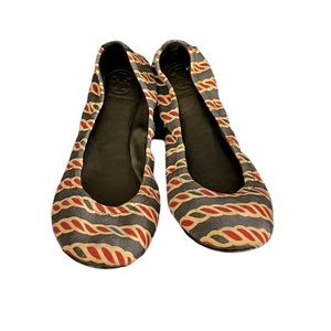 Tory Burch Canvas Nautical 4th of July
shoes size 8.5 America red white & blue